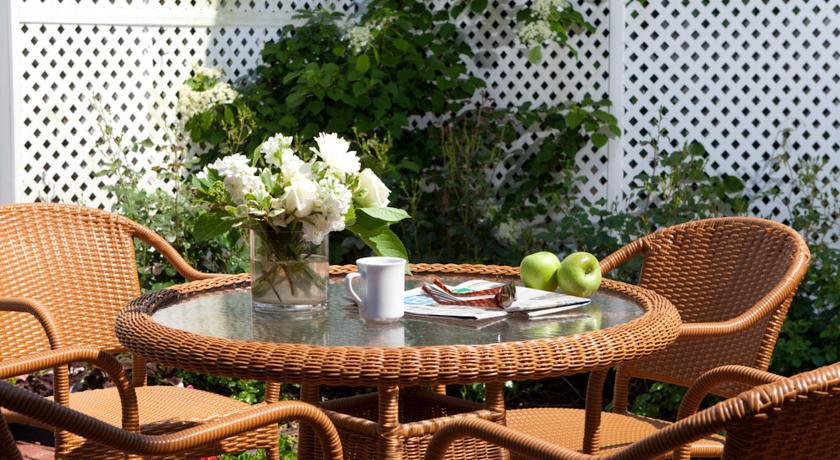 Vineyard Square Hotel And Suites Edgartown Exterior foto